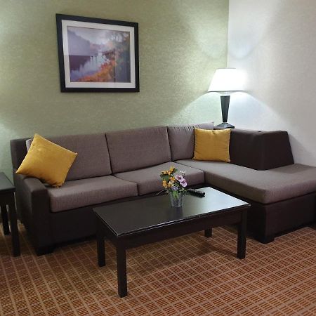 Hawthorn Extended Stay By Wyndham Kingsland Exteriör bild